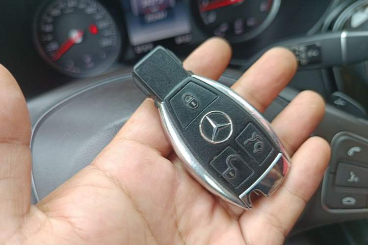 Used Mercedes-Benz GLC 2016 GLC 260 4MATIC Dynamic Edition Vehicle Key