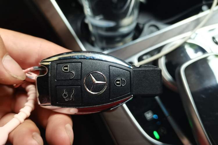 Used Mercedes-Benz GLC 2016 GLC 300 4MATIC Dynamic Model Vehicle Key