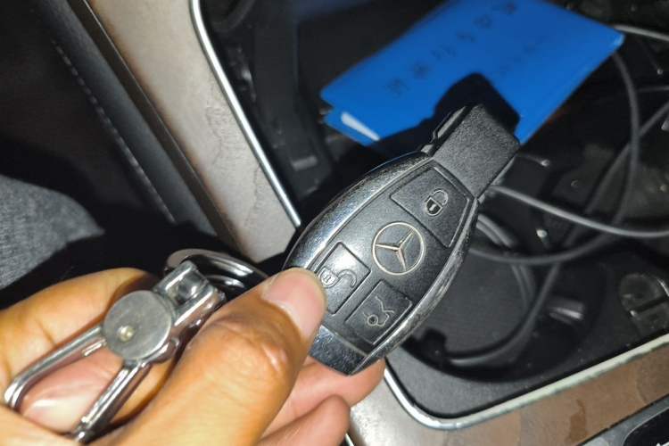 Used Mercedes-Benz GLC 2016 GLC 300 4MATIC Dynamic Model Vehicle Key