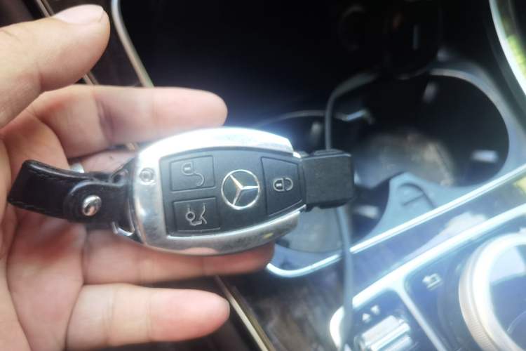 Used Mercedes-Benz GLC 2016 GLC 260 4MATIC Luxury Model Vehicle Key