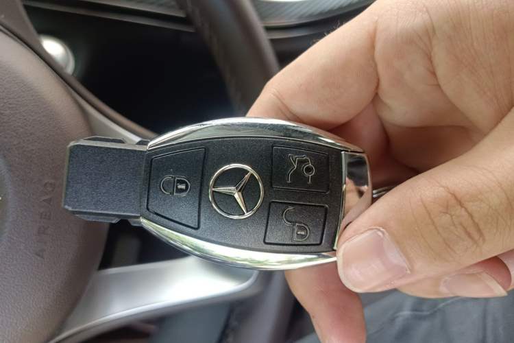 Used Mercedes-Benz GLC 2016 GLC 260 4MATIC Dynamic Edition Vehicle Key