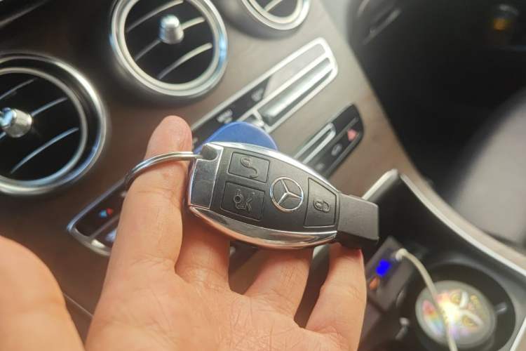 Used Mercedes-Benz GLC 2016 GLC 300 4MATIC Dynamic Model Vehicle Key