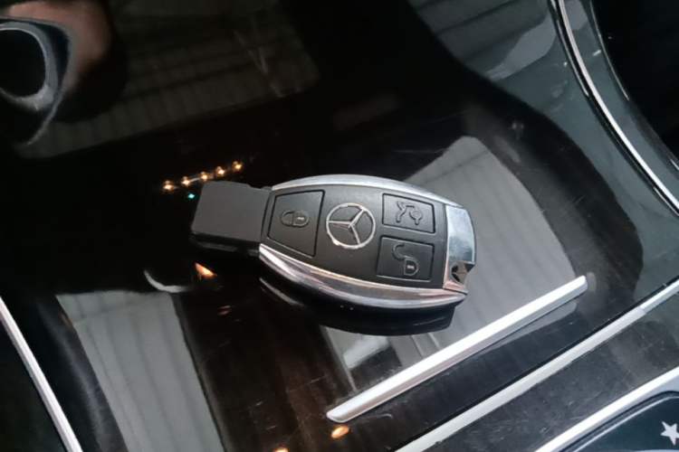 Used Mercedes-Benz GLC 2016 GLC 260 4MATIC Luxury Model Vehicle Key