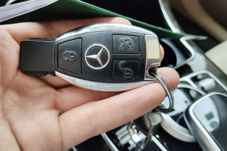 Used Mercedes-Benz GLC 2016 GLC 260 4MATIC Luxury Model Vehicle Key