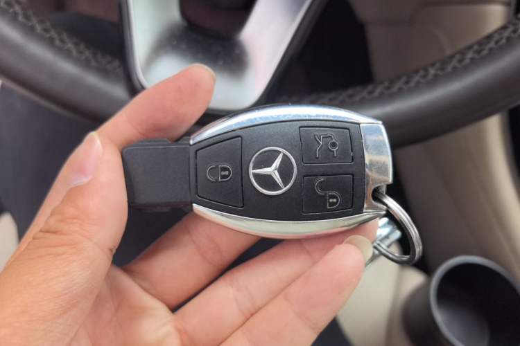 Used Mercedes-Benz GLC 2016 GLC 260 4MATIC Dynamic Edition Vehicle Key