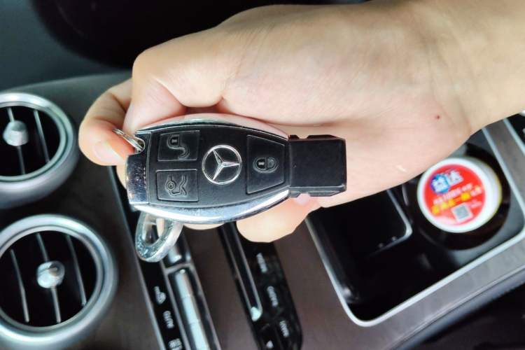 Used Mercedes-Benz GLC 2016 GLC 300 4MATIC Dynamic Model Vehicle Key