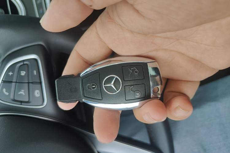 Used Mercedes-Benz GLC 2016 GLC 260 4MATIC Dynamic Edition Vehicle Key