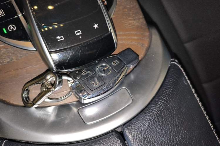 Used Mercedes-Benz GLC 2016 GLC 300 4MATIC Dynamic Model Vehicle Key