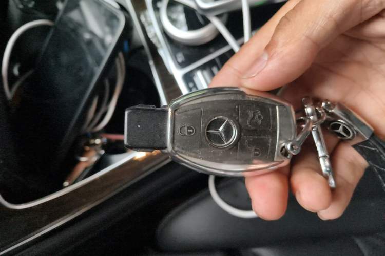 Used Mercedes-Benz GLC 2016 GLC 260 4MATIC Luxury Model Vehicle Key