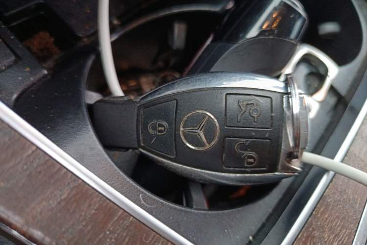 Used Mercedes-Benz GLC 2016 GLC 300 4MATIC Dynamic Model Vehicle Key