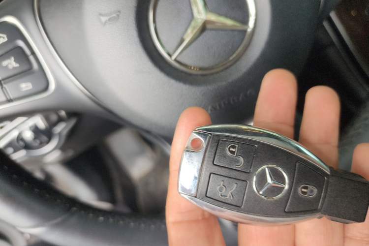 Used Mercedes-Benz GLC 2016 GLC 260 4MATIC Luxury Model Vehicle Key