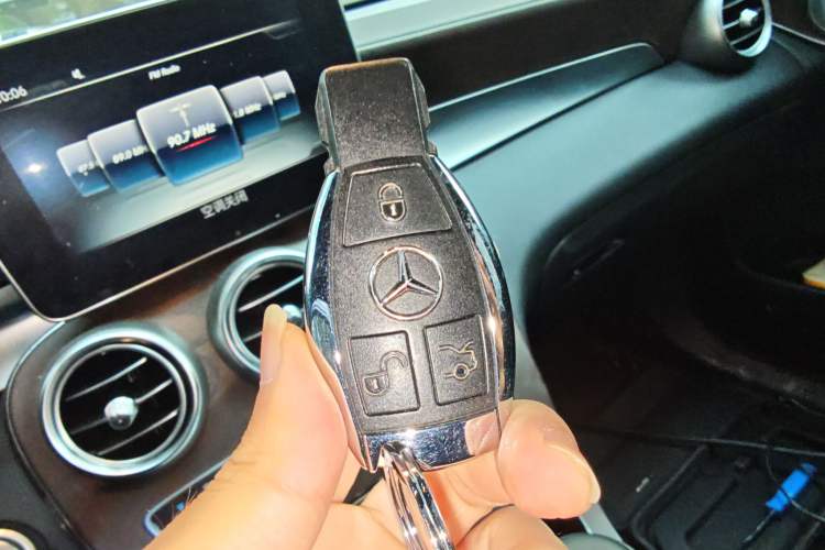 Used Mercedes-Benz GLC 2016 GLC 300 4MATIC Luxury Model Vehicle Key