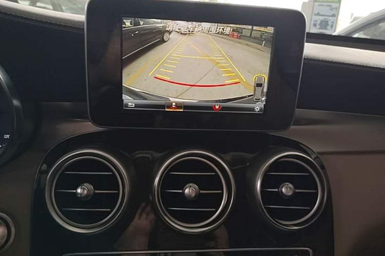 Used Mercedes-Benz GLC 2016 GLC 260 4MATIC Dynamic Edition Audio And AC Panel