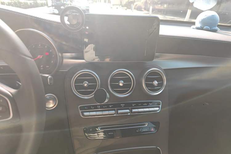 Used Mercedes-Benz GLC 2016 GLC 300 4MATIC Dynamic Model Audio And AC Panel