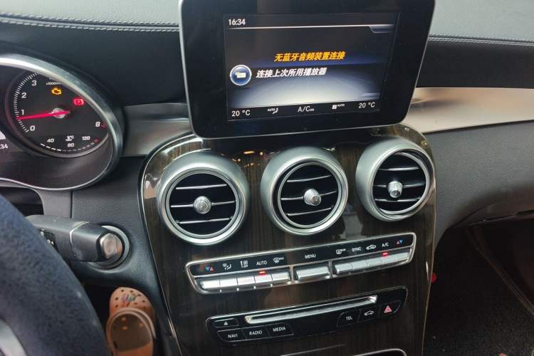 Used Mercedes-Benz GLC 2016 GLC 260 4MATIC Dynamic Edition Audio And AC Panel