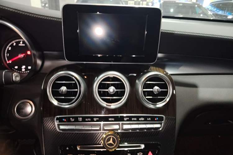 Used Mercedes-Benz GLC 2016 GLC 260 4MATIC Luxury Model Audio And AC Panel