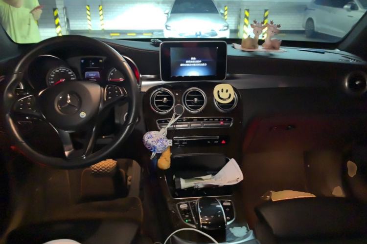 Used Mercedes-Benz GLC 2016 GLC 260 4MATIC Luxury Model Center Console