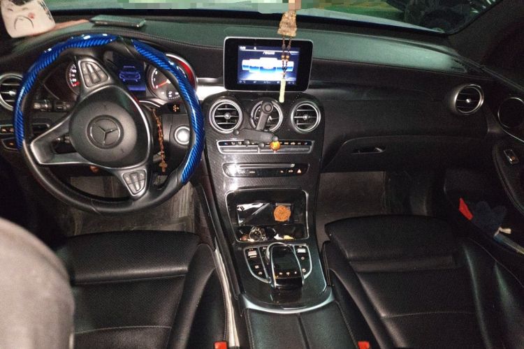 Used Mercedes-Benz GLC 2016 GLC 260 4MATIC Luxury Model Center Console