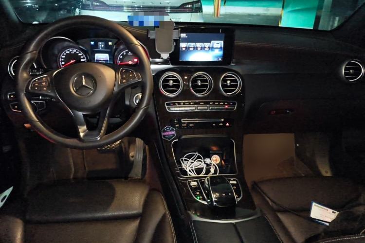 Used Mercedes-Benz GLC 2016 GLC 260 4MATIC Luxury Model Center Console