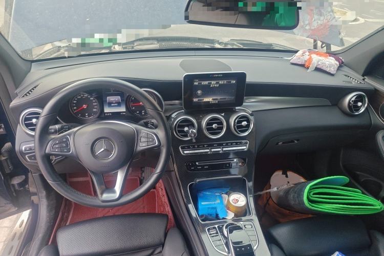 Used Mercedes-Benz GLC 2016 GLC 260 4MATIC Luxury Model Center Console