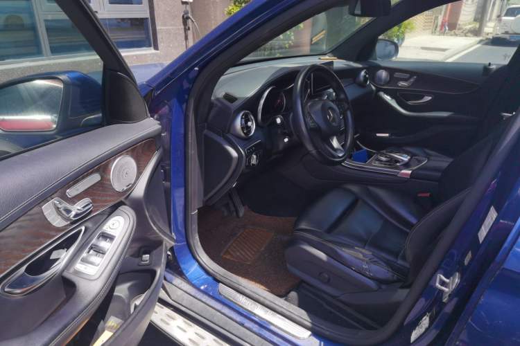 Used Mercedes-Benz GLC 2016 GLC 300 4MATIC Dynamic Model Driver Seat