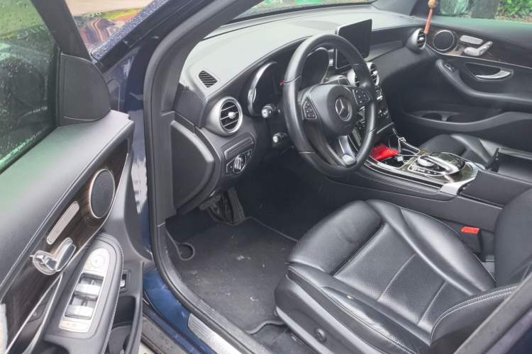 Used Mercedes-Benz GLC 2016 GLC 260 4MATIC Dynamic Edition Driver Seat