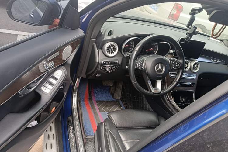 Used Mercedes-Benz GLC 2016 GLC 300 4MATIC Luxury Model Driver Seat
