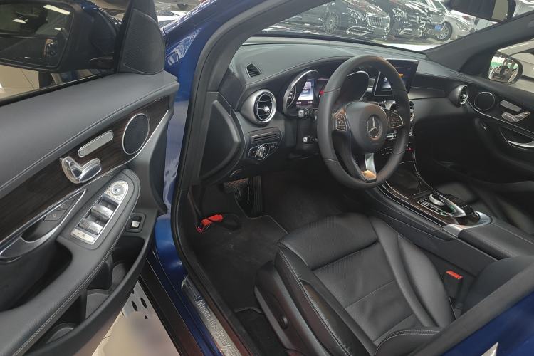 Used Mercedes-Benz GLC 2016 GLC 260 4MATIC Dynamic Edition Driver Seat