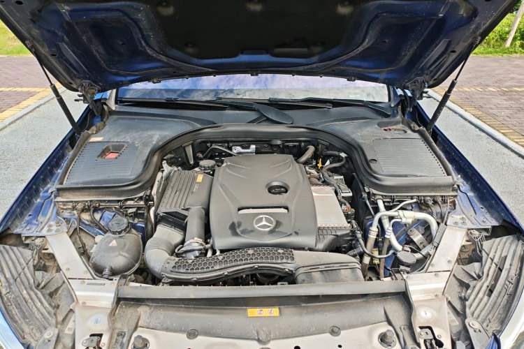 Used Mercedes-Benz GLC 2016 GLC 260 4MATIC Luxury Model Engine Bay
