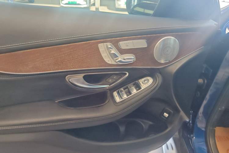 Used Mercedes-Benz GLC 2016 GLC 300 4MATIC Dynamic Model Engine Bay