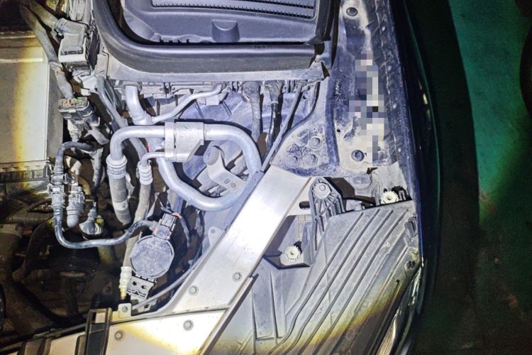 Used Mercedes-Benz GLC 2016 GLC 260 4MATIC Luxury Model Engine Bay Left