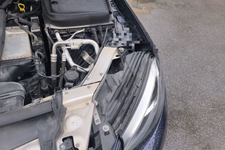 Used Mercedes-Benz GLC 2016 GLC 260 4MATIC Dynamic Edition Engine Bay Left