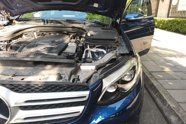Used Mercedes-Benz GLC 2016 GLC 300 4MATIC Dynamic Model Engine Bay Left