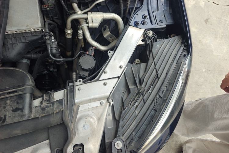 Used Mercedes-Benz GLC 2016 GLC 260 4MATIC Dynamic Edition Engine Bay Left