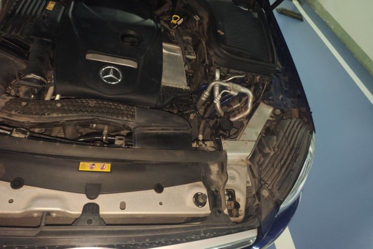 Used Mercedes-Benz GLC 2016 GLC 260 4MATIC Luxury Model Engine Bay Left