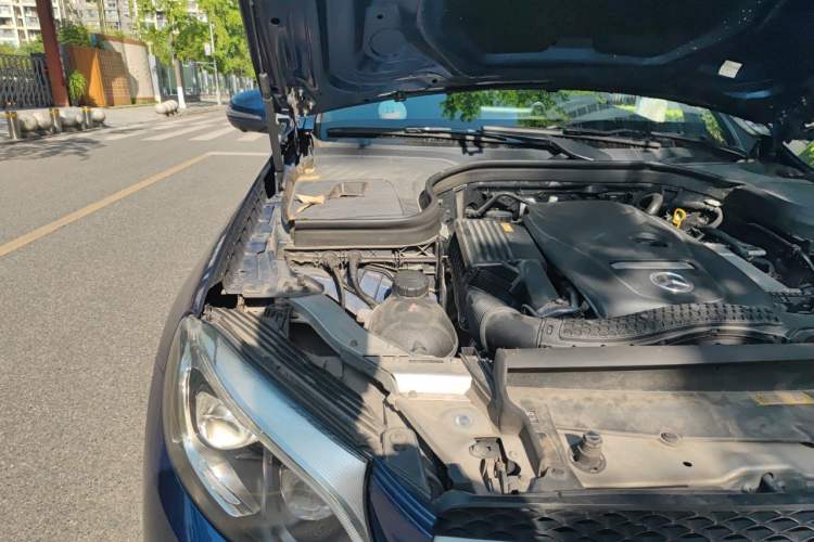 Used Mercedes-Benz GLC 2016 GLC 300 4MATIC Dynamic Model Engine Bay Right