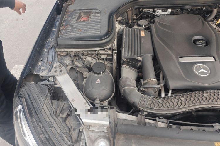 Used Mercedes-Benz GLC 2016 GLC 260 4MATIC Luxury Model Engine Bay Right