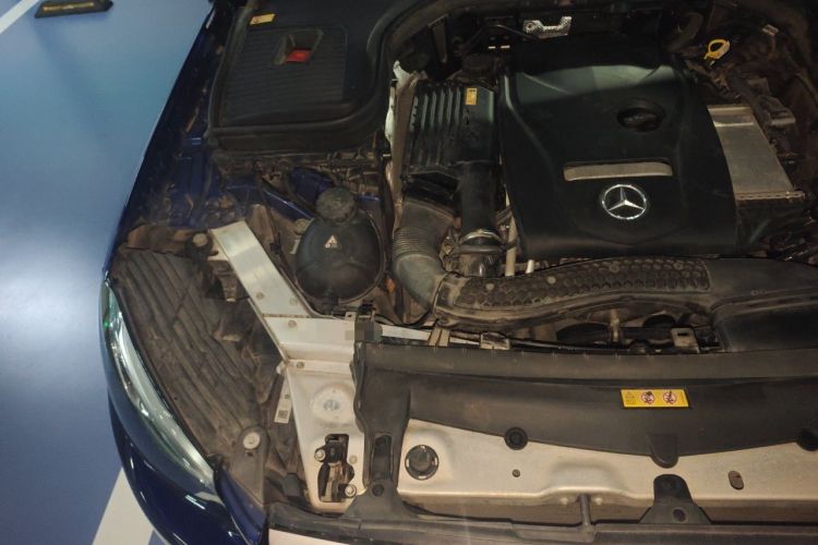Used Mercedes-Benz GLC 2016 GLC 260 4MATIC Luxury Model Engine Bay Right