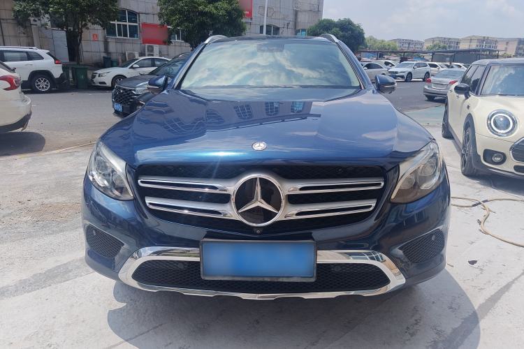 Used Mercedes-Benz GLC 2016 GLC 300 4MATIC Luxury Model Exterior 1
