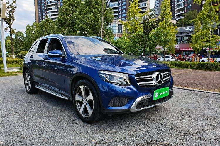 Used Mercedes-Benz GLC 2016 GLC 260 4MATIC Luxury Model Exterior 2