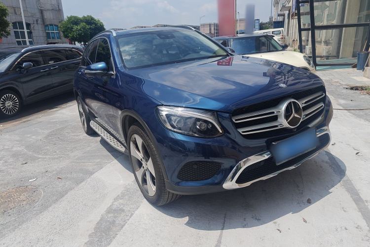 Used Mercedes-Benz GLC 2016 GLC 300 4MATIC Luxury Model Exterior 2