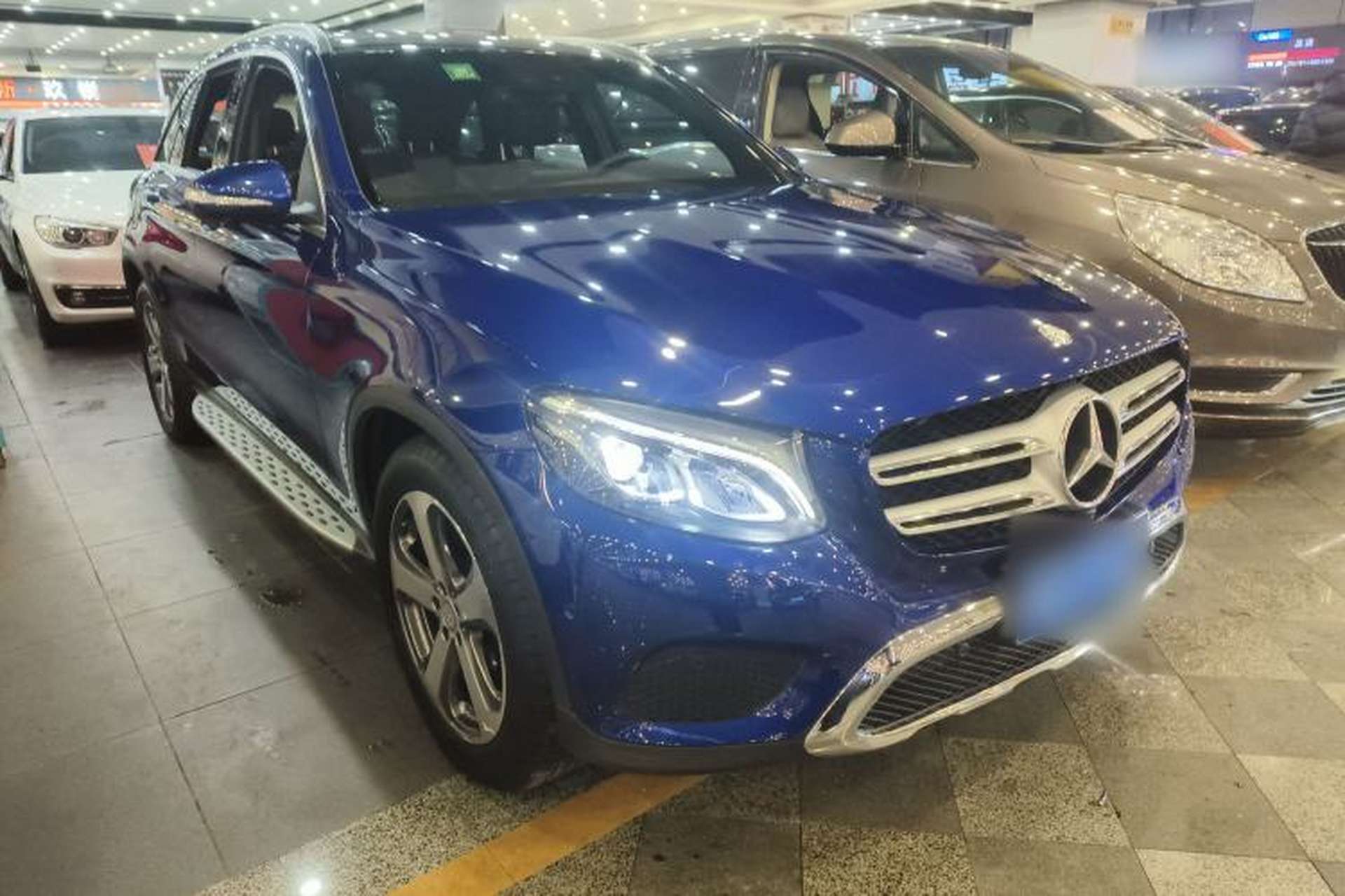 Used Mercedes-Benz GLC 2016 GLC 260 4MATIC Luxury Model Exterior 2