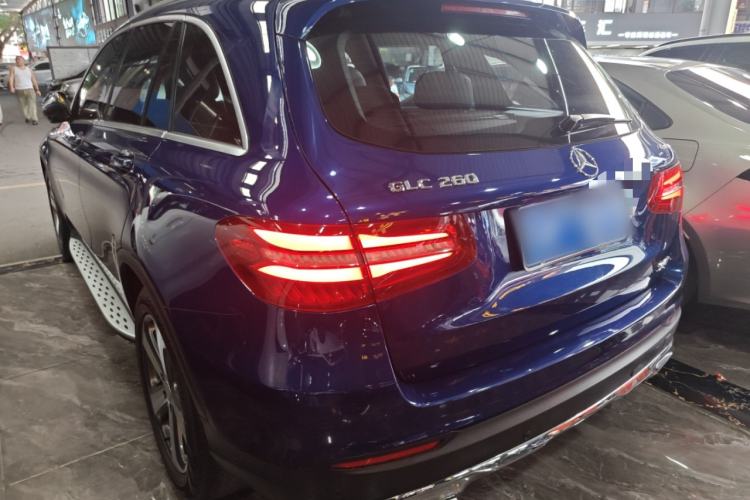 Used Mercedes-Benz GLC 2016 GLC 260 4MATIC Luxury Model Exterior 2