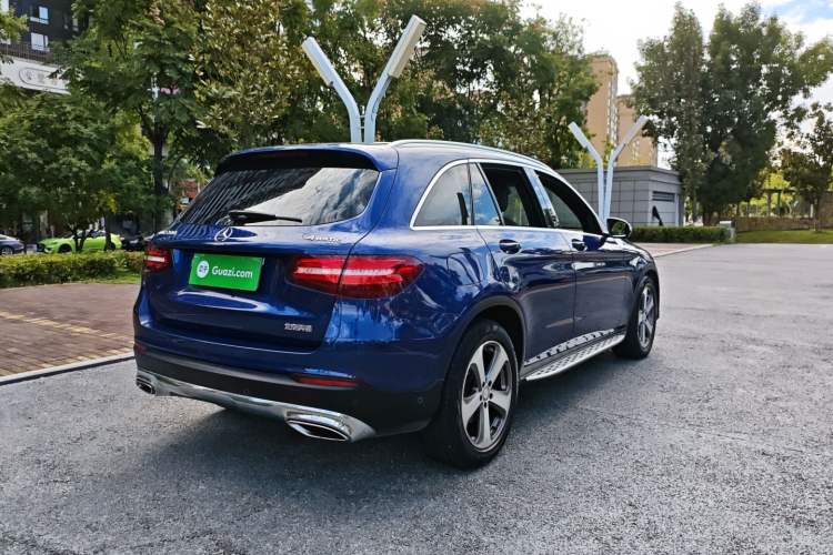 Used Mercedes-Benz GLC 2016 GLC 260 4MATIC Luxury Model Exterior 3