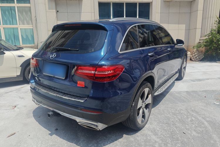 Used Mercedes-Benz GLC 2016 GLC 300 4MATIC Luxury Model Exterior 3