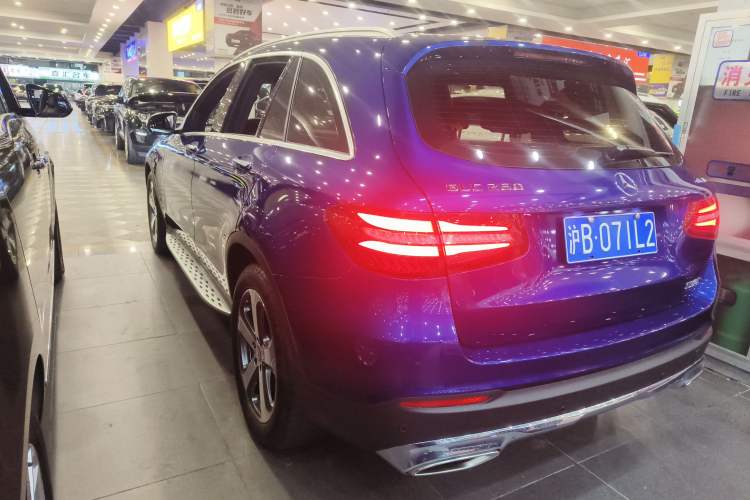 Used Mercedes-Benz GLC 2016 GLC 260 4MATIC Luxury Model Exterior 3