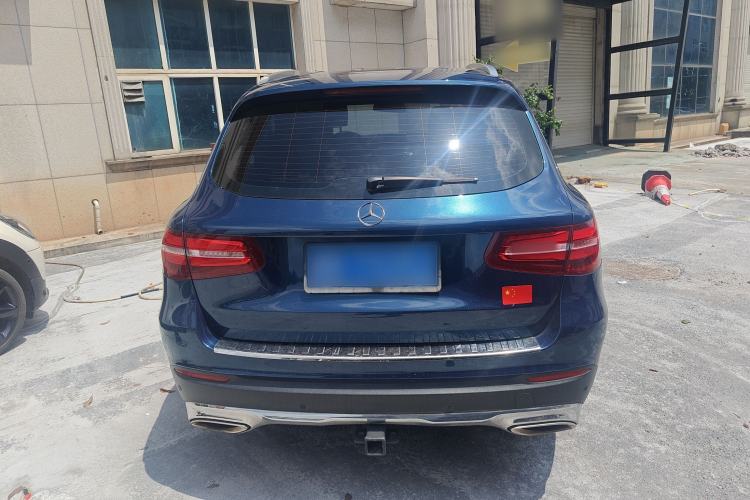 Used Mercedes-Benz GLC 2016 GLC 300 4MATIC Luxury Model Exterior 4