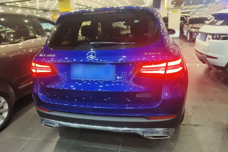 Used Mercedes-Benz GLC 2016 GLC 260 4MATIC Luxury Model Exterior 4