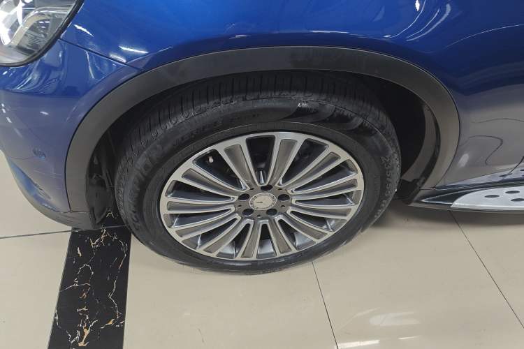 Used Mercedes-Benz GLC 2016 GLC 260 4MATIC Dynamic Edition Exterior 4