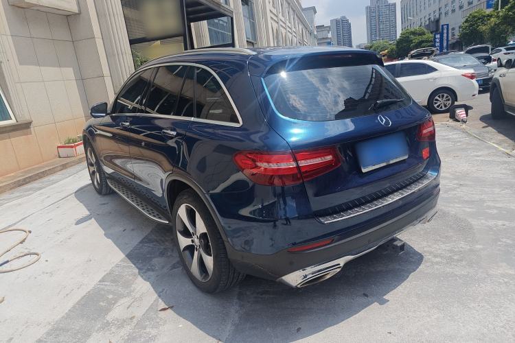 Used Mercedes-Benz GLC 2016 GLC 300 4MATIC Luxury Model Exterior 5
